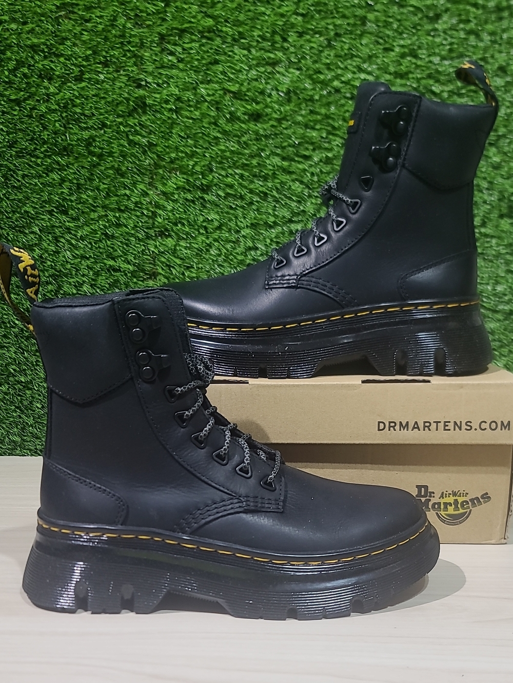 Dr. Martens Tarik Wyoming Leather Utility Boots - Black / US Women's 6 New